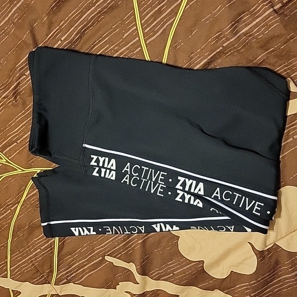 ZYIA Pants - Zyia Logo 24"